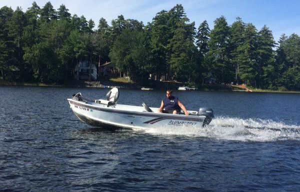 Deep V Alumacraft Fisherman - 15hp Deep V Alumacraft Fisherman - 15hp